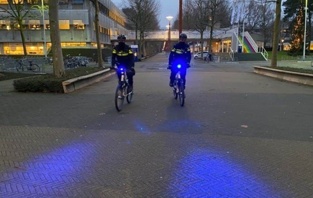 Policía neerlandesa utiliza luces azules