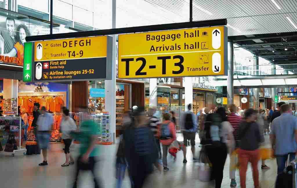 Las tiendas no esenciales del Aeropuerto de Ámsterdam-Schiphol estarán cerradas por las nuevas medidas corona